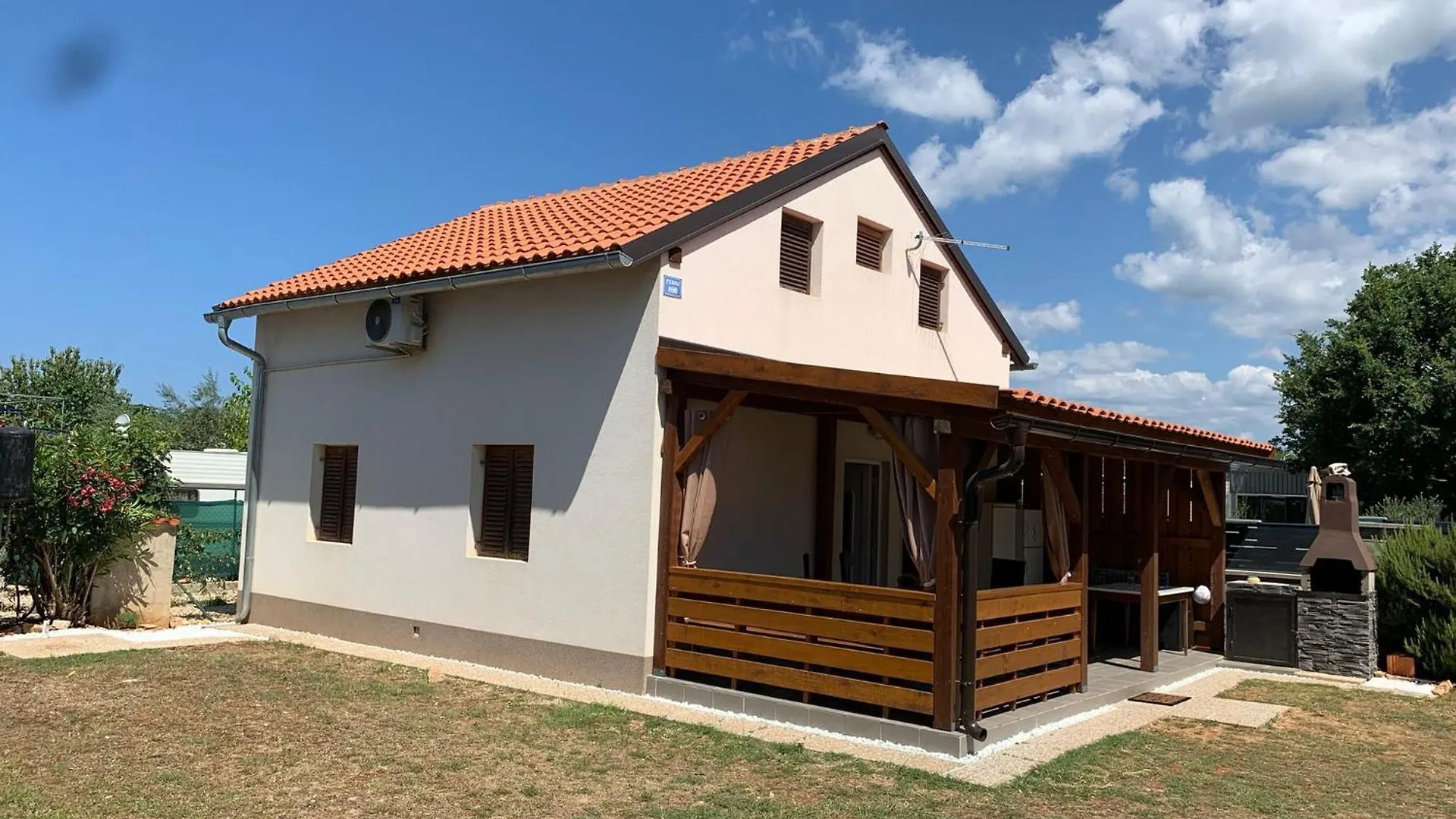 Holiday Home Ivko, Only 300M From The Beach Peroj